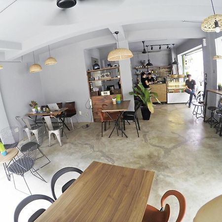 Happy Coffee Guesthouse ホーチミン市 エクステリア 写真
