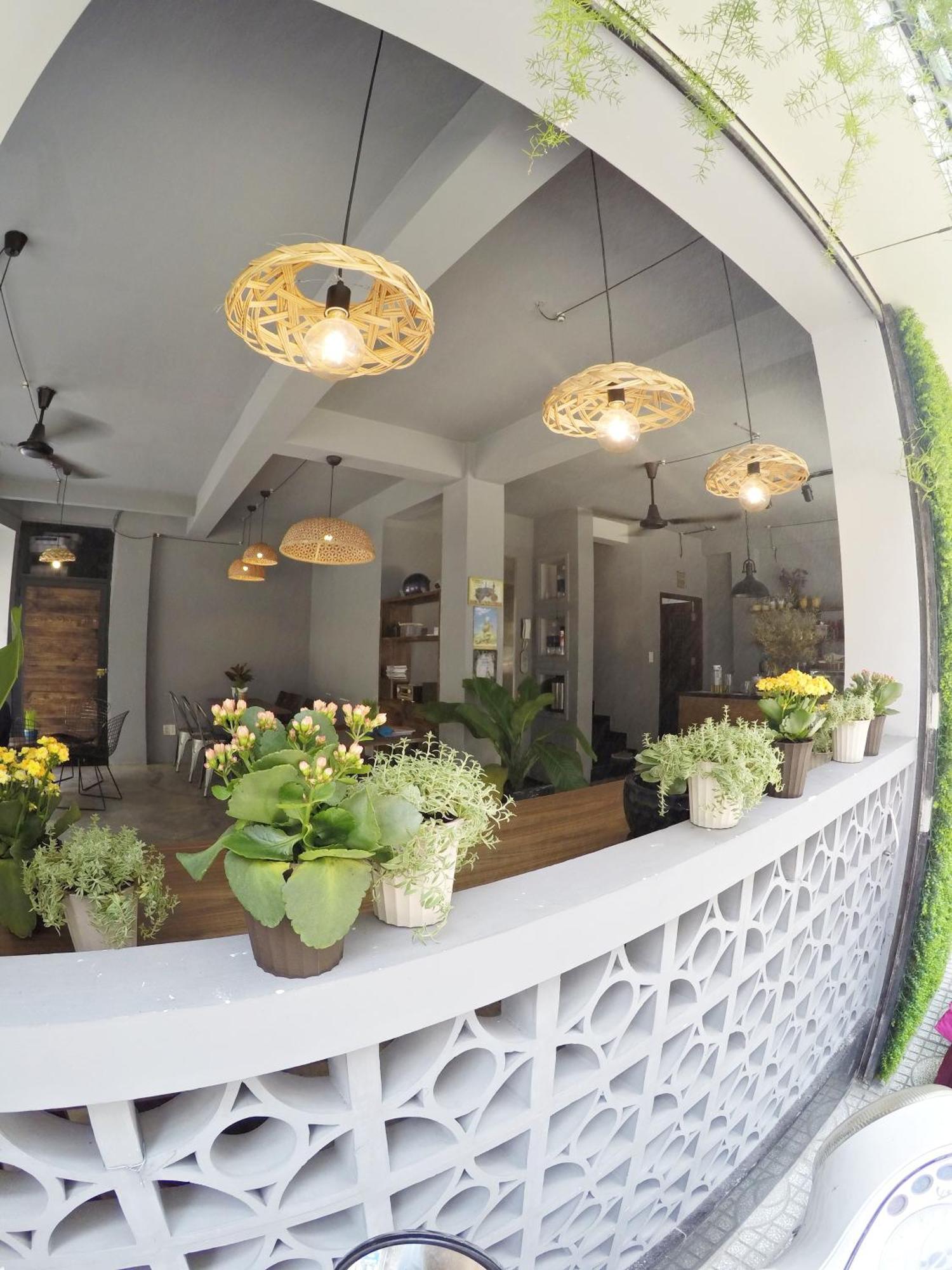 Happy Coffee Guesthouse ホーチミン市 エクステリア 写真